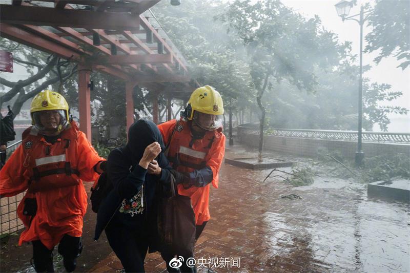 臺(tái)風(fēng)來(lái)襲