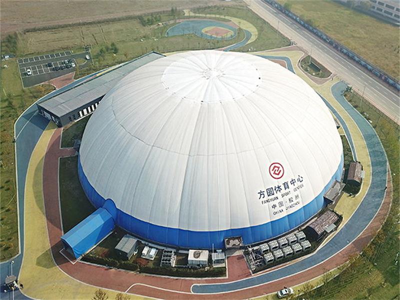 如果建一個(gè)5000平氣膜館大概需要多少錢？耗電量多少？