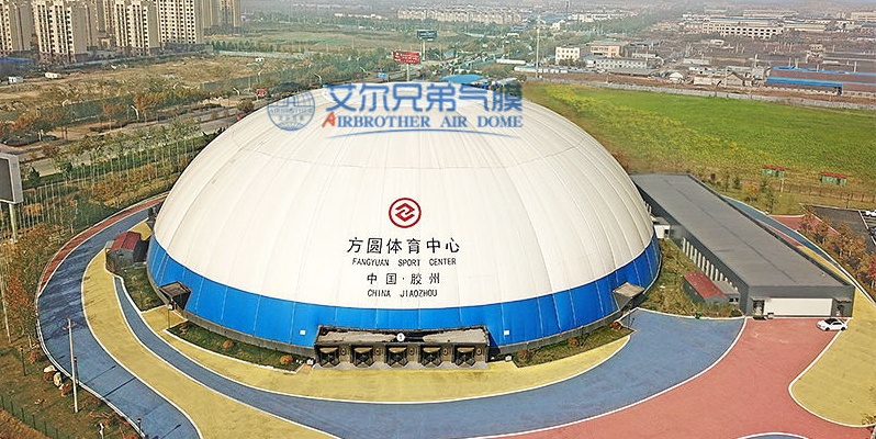 想建一個體育館，采用氣膜結(jié)構(gòu)造價高嗎？